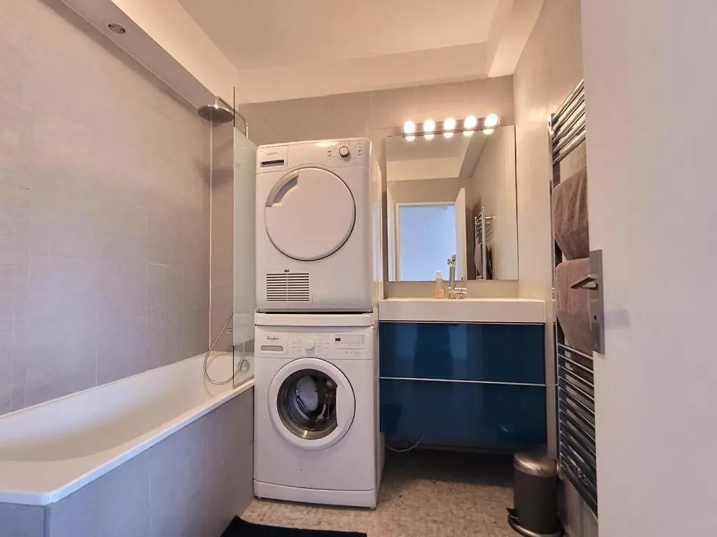 Apartament Eiffel Tower - Luxury 2 Bedroom *