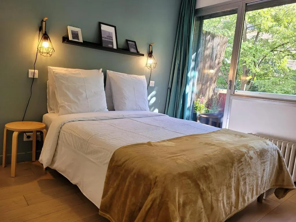 Apartment Eiffel Tower - Luxury 2 Bedroom *